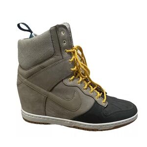 Nike Womens Dunk Sky Hi Hidden Heel Wedge Sneaker Winter Duck Boots US 9.5 Tan
